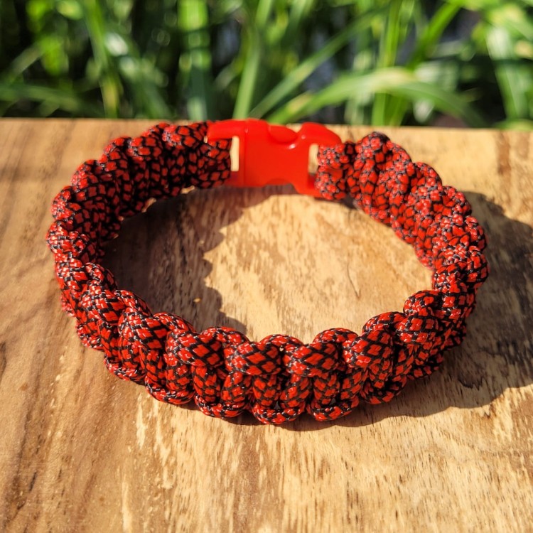 Bransoletka paracord 501.jpg