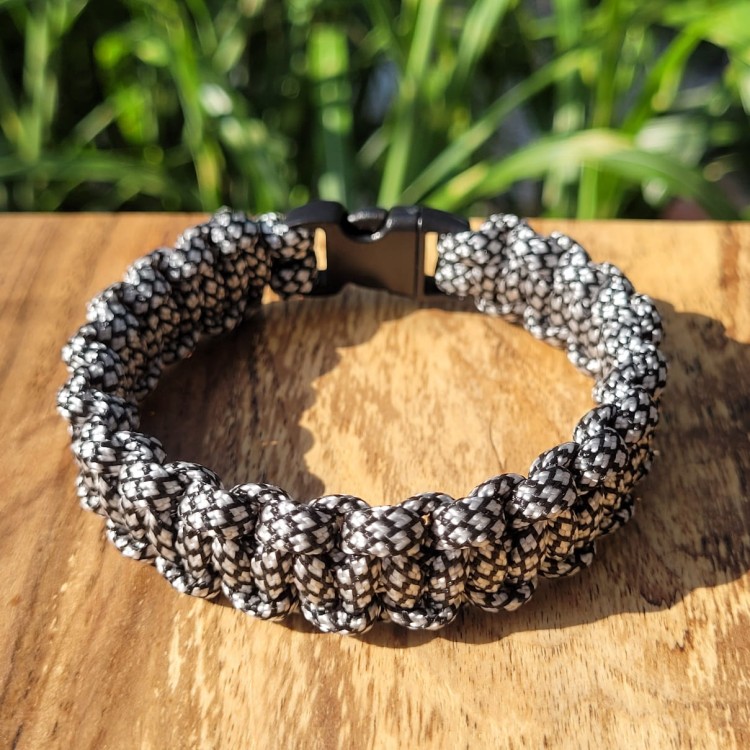 Bransoletka paracord 502_102950.jpg