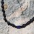 Naturalny kamien lapis lazuli ze zlotym pirytem zblizenie